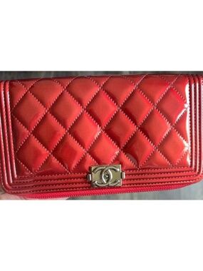 CHANEL Red Patent Calfskin Zip around Wallet-Authentic Silver HW